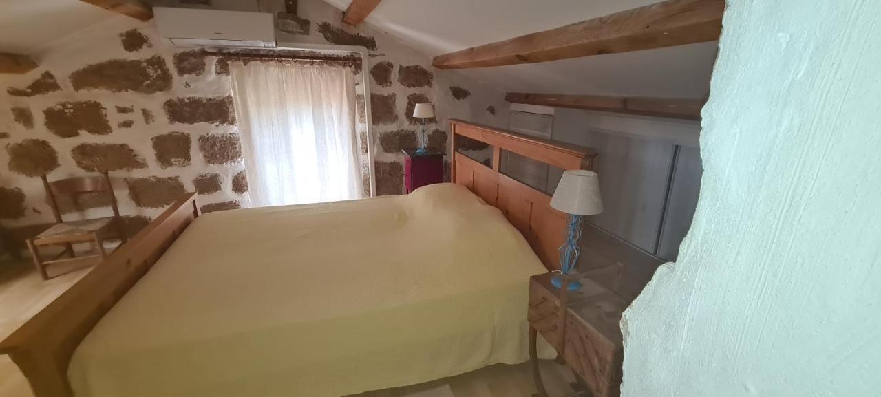 L'Orca Di San Gavinu Hotel Фигари Екстериор снимка