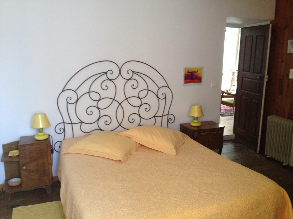 L'Orca Di San Gavinu Hotel Фигари Стая снимка