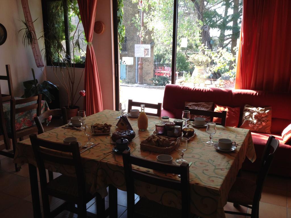 L'Orca Di San Gavinu Hotel Фигари Екстериор снимка