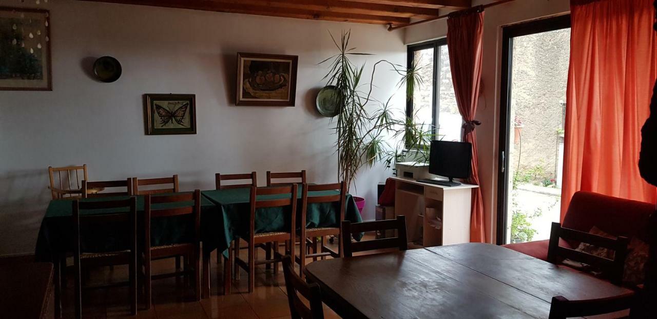 L'Orca Di San Gavinu Hotel Фигари Екстериор снимка