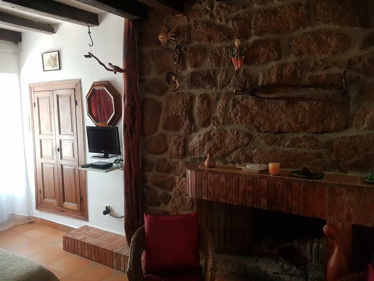 L'Orca Di San Gavinu Hotel Фигари Екстериор снимка